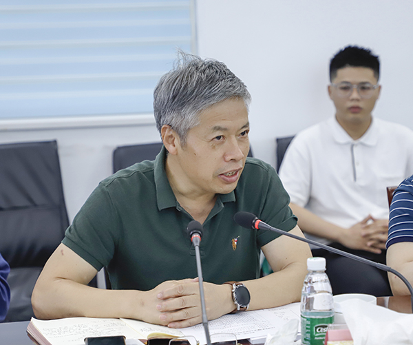 湖南省新材料产业协会秘书长习小明.JPG 湖南省新材料产业协会秘书长习小明.JPG