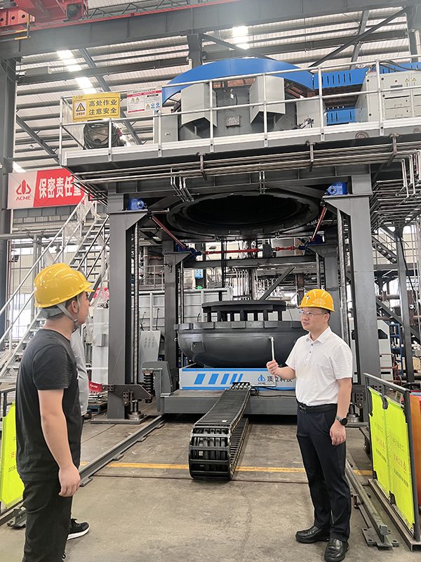 《人民日报》头版报道：AG恒峰科技胡祥龙坚守科研一线 勇攀技术高峰 (4).jpg